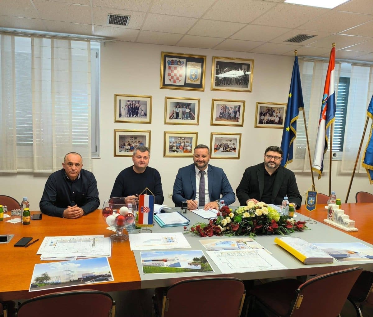 POTPISAN UGOVOR ZA IZGRADNJU SPORTSKE DVORANE U STROŽANCU Projekt je vrijedan 8,6 milijuna eura