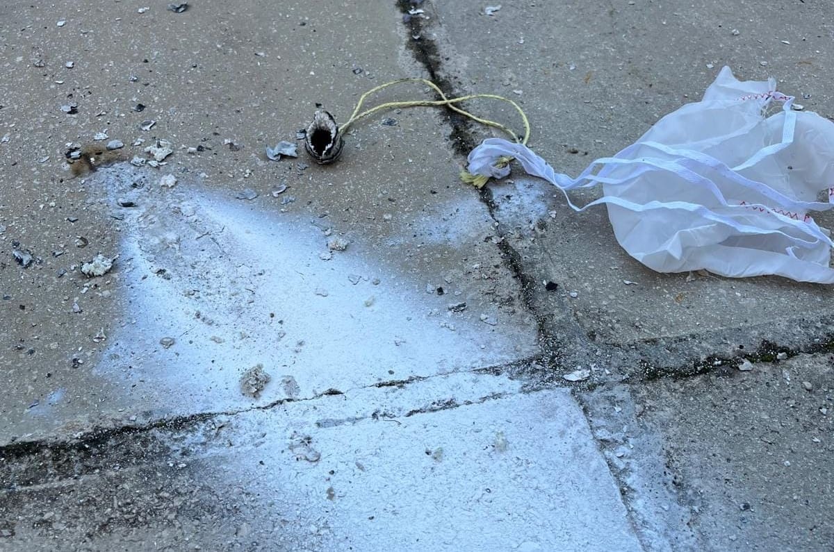 "Ovo nam je danas palo pred kuću u Splitu. Brzo smo reagirali, ali stvorila se rupa. Zamislite da je palo nekom na glavu"