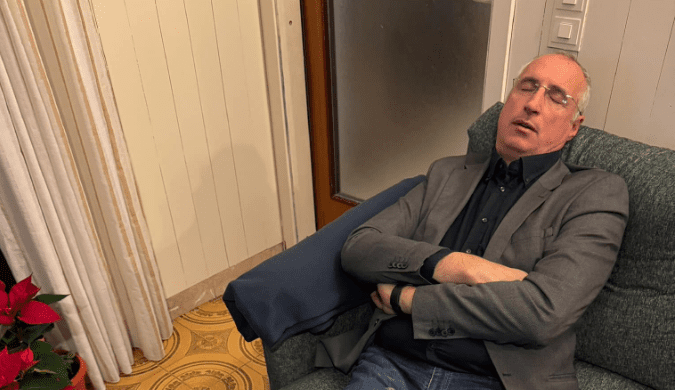 Puljak opet 'zakunja' na kauču: "Sleeping beauty since 2016"