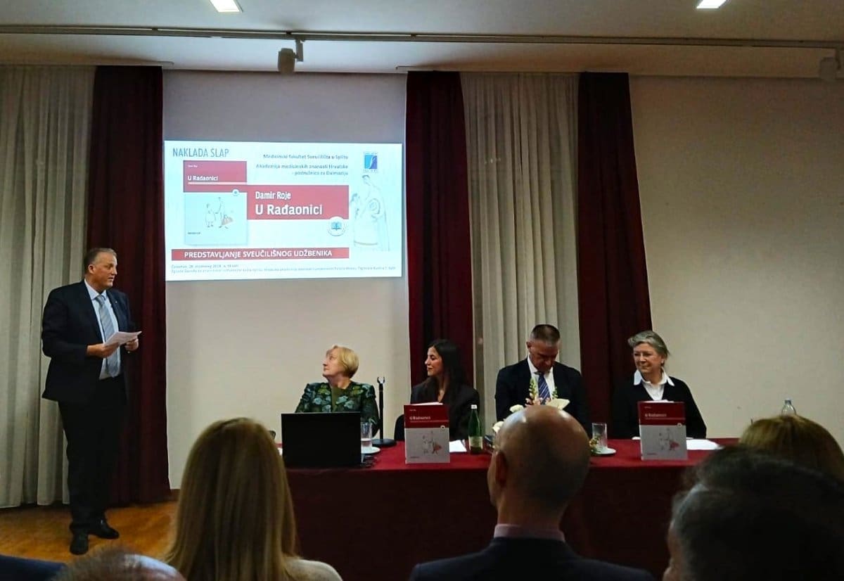 Predstavljen udžbenik "U Rađaonici" autora prof. prim. dr. sc. Damira Roje