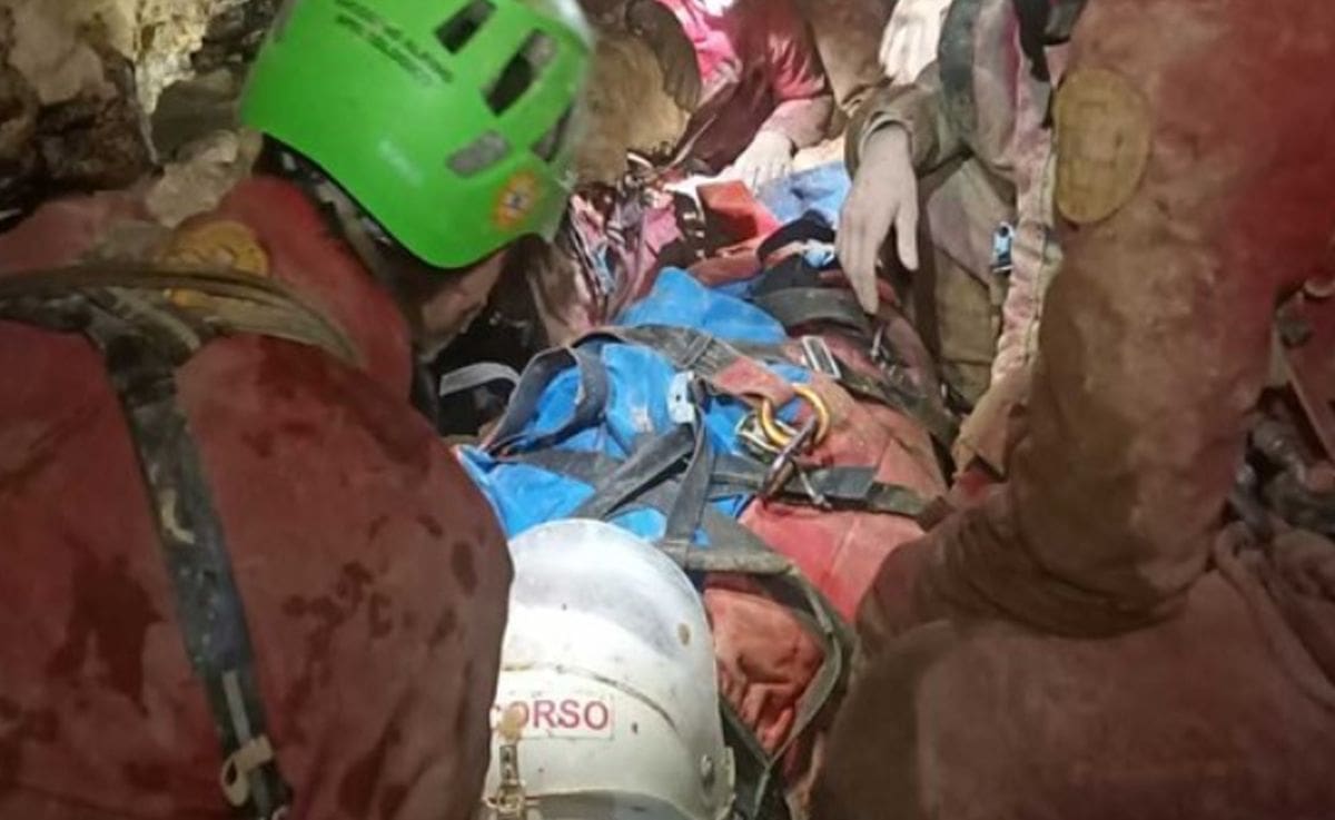 Speleologinja koja je zapela u špilji spašena nakon četiri dana