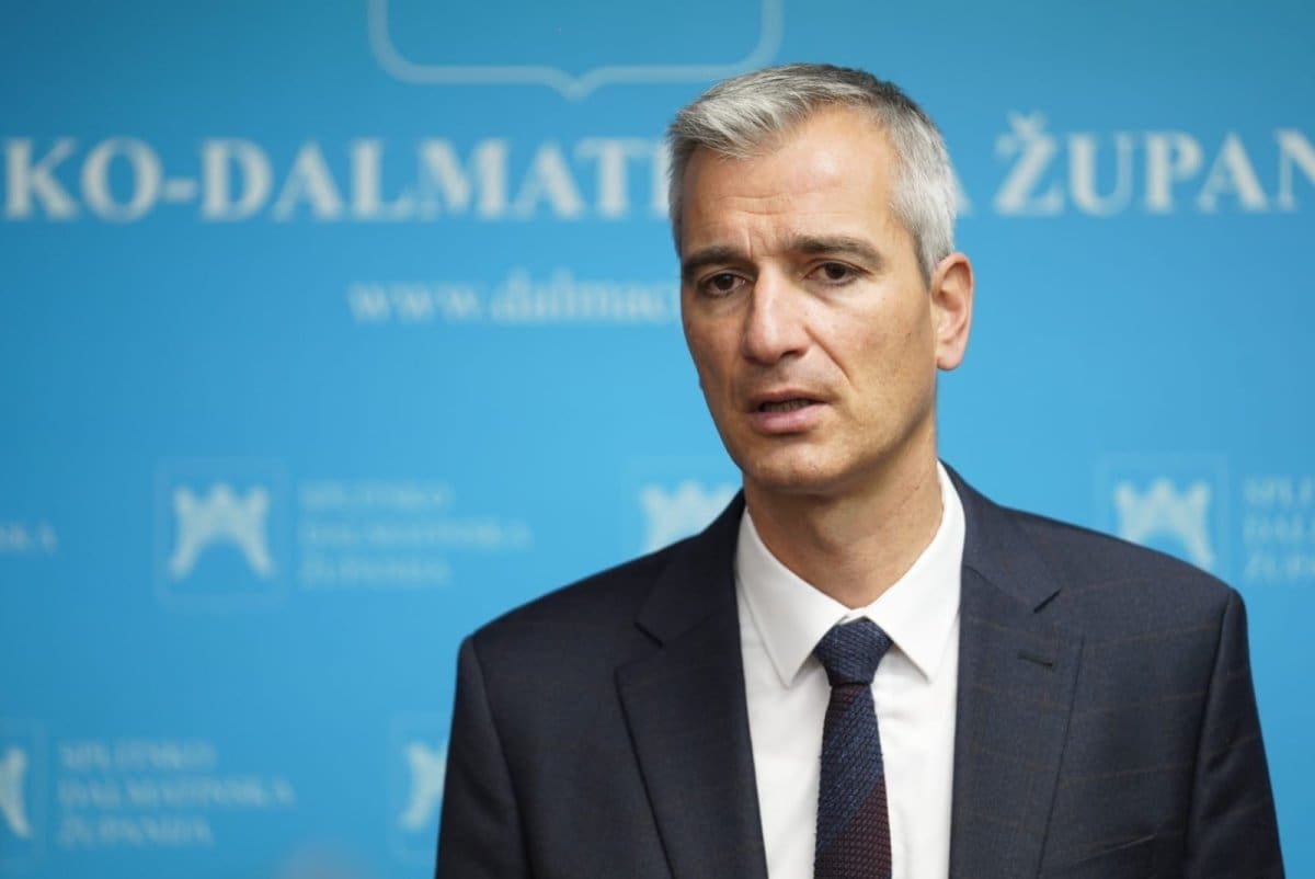 Omiški gradonačelnik nakon 12 godina oprašta se od politike: “Brinuo sam se o Gradu i čuvao ga kao svoj dom”