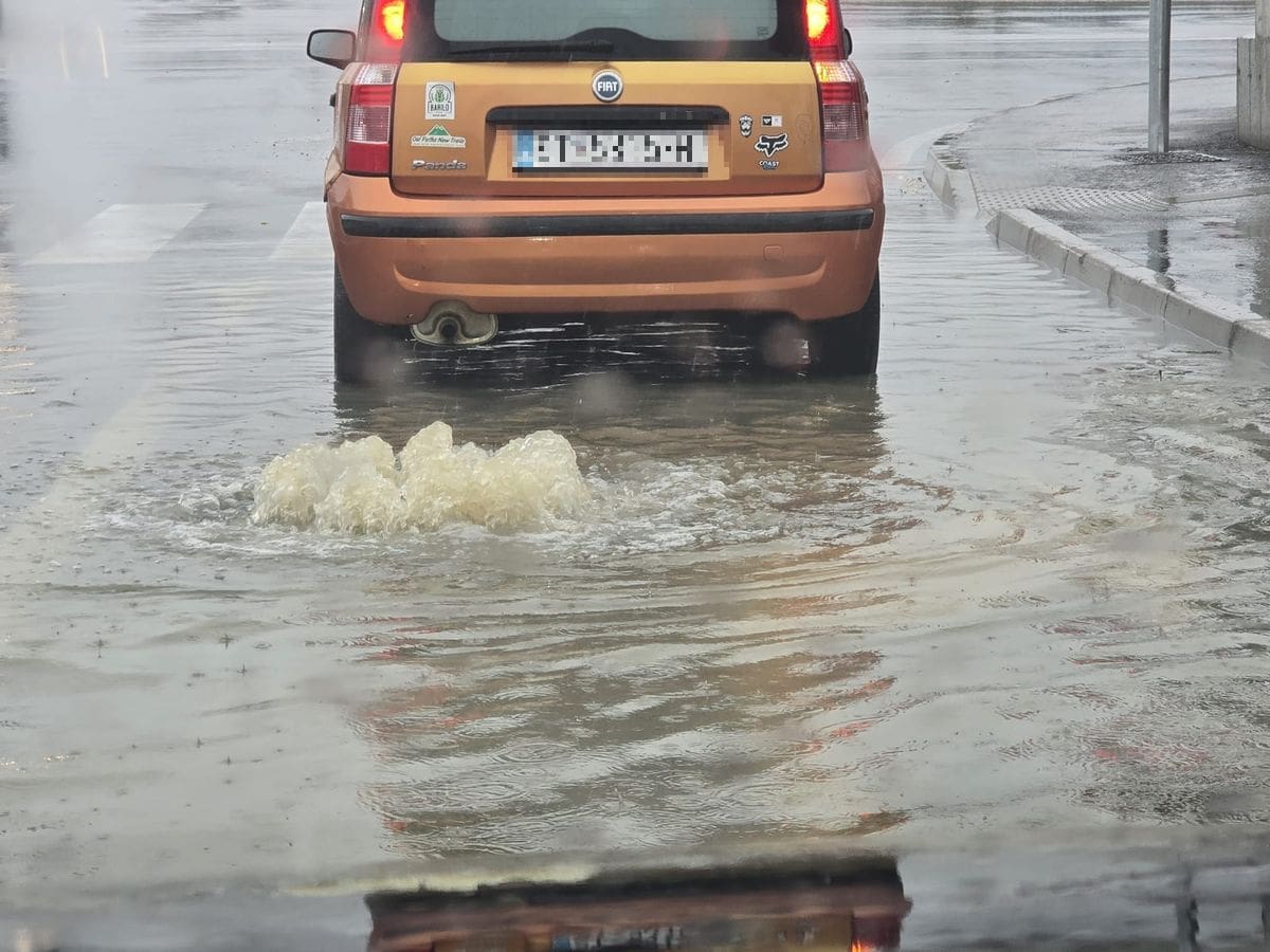 NEVJEROJATNO Nedavno rekonstruirano križanje u Stobreču pod vodom