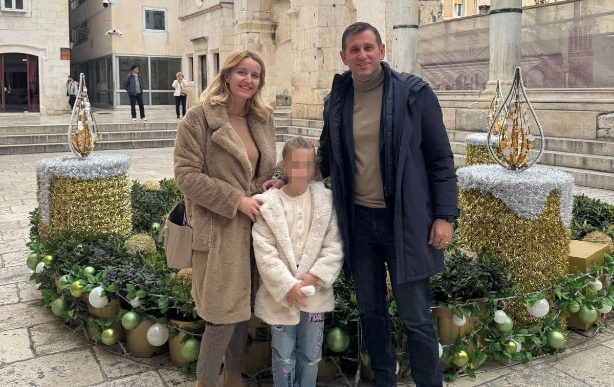 Šuta pozirao sa suprugom: "Upalili smo prvu adventsku svijeću..."