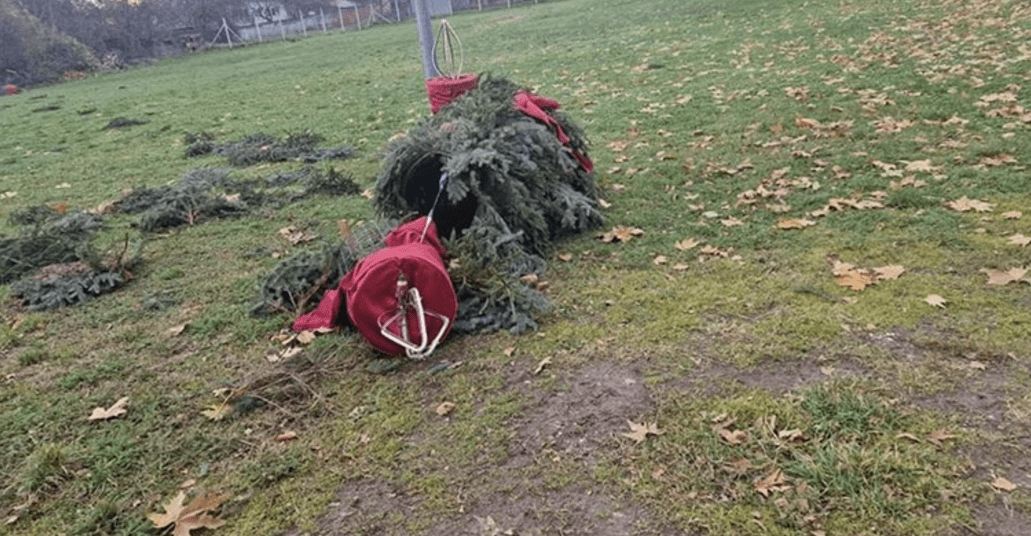 Maloljetnik uništio adventski vijenac ispred crkve u Vukovaru