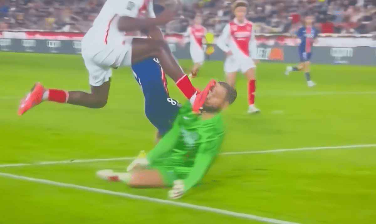 VIDEO Stravične scene i krv: Vratar PSG-a teško ozlijeđen tijekom utakmice, napustio je teren