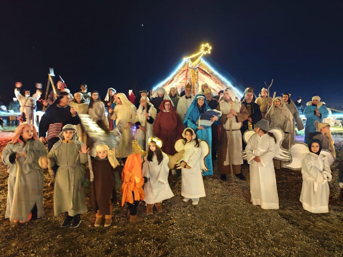 PRIZORI KOJI ĆE VAS ODUŠEVITI U Čavoglavama uprizorene žive jaslice, sudjelovalo 75 mještana