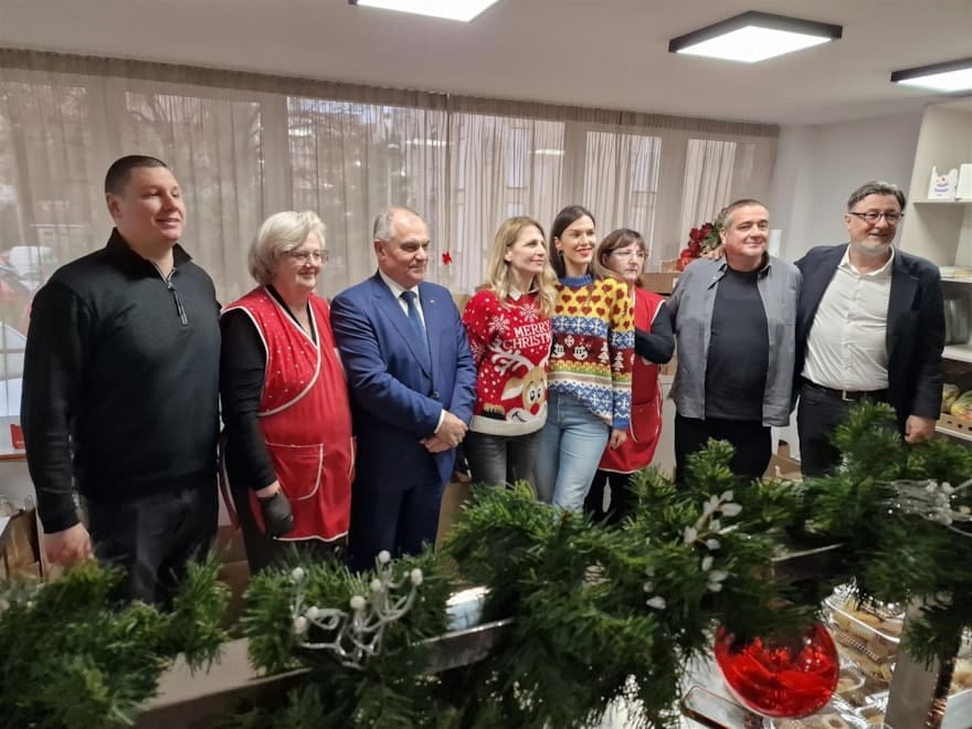 "Nisu Božić samo blještavi trgovi i pune trgovine"