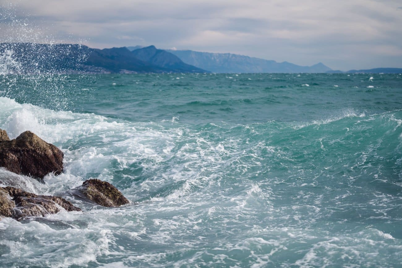 Drama na moru: Spašene obitelji s dvije jedrilice i katamarana kod Visa