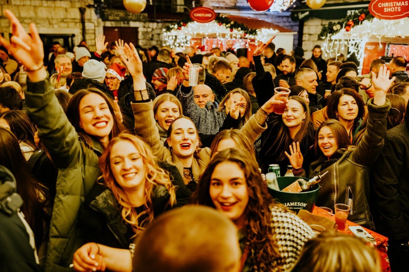 Kraj adventskog vremena u Omišu. Sinergija, tradicija i glazba koje su oživile Dalmaciju