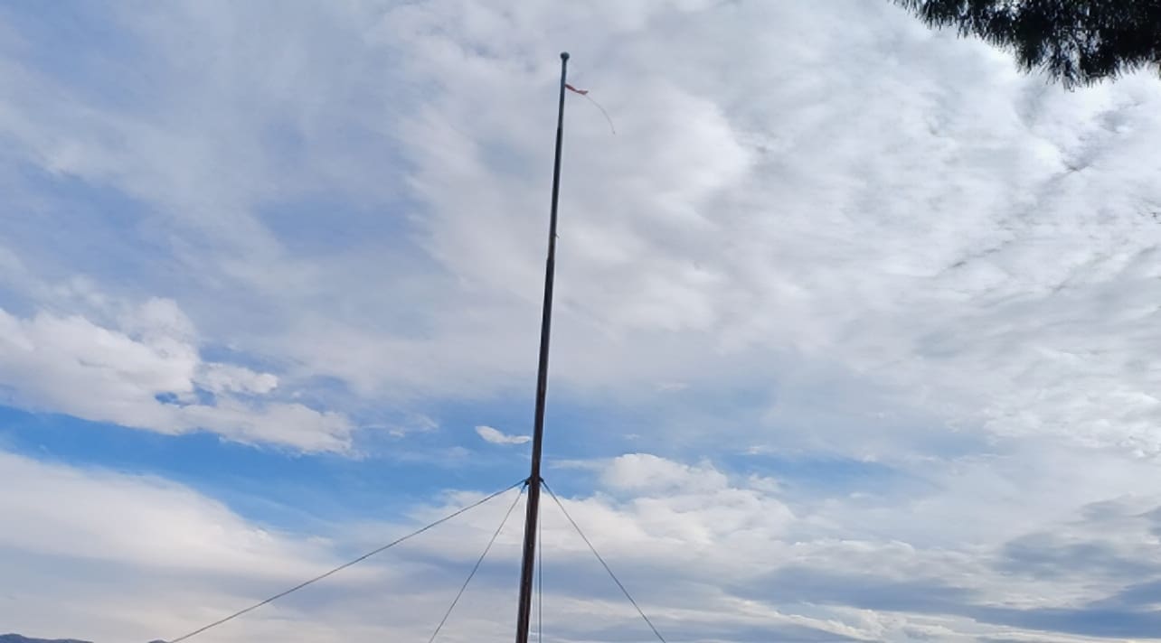 Orkanska bura otpuhala zastavu s vrha Marjana