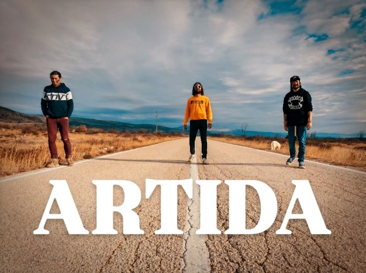 Pjesma o iluziji savršenstva: Poslušajte "Samo mi" splitskog art-rock bend Artida