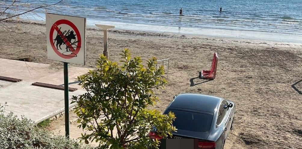 SVEGA SMO SE DO SADA NAGLEDALI, ALI... Genijalac parkirao auto na popularnu splitsku plažu