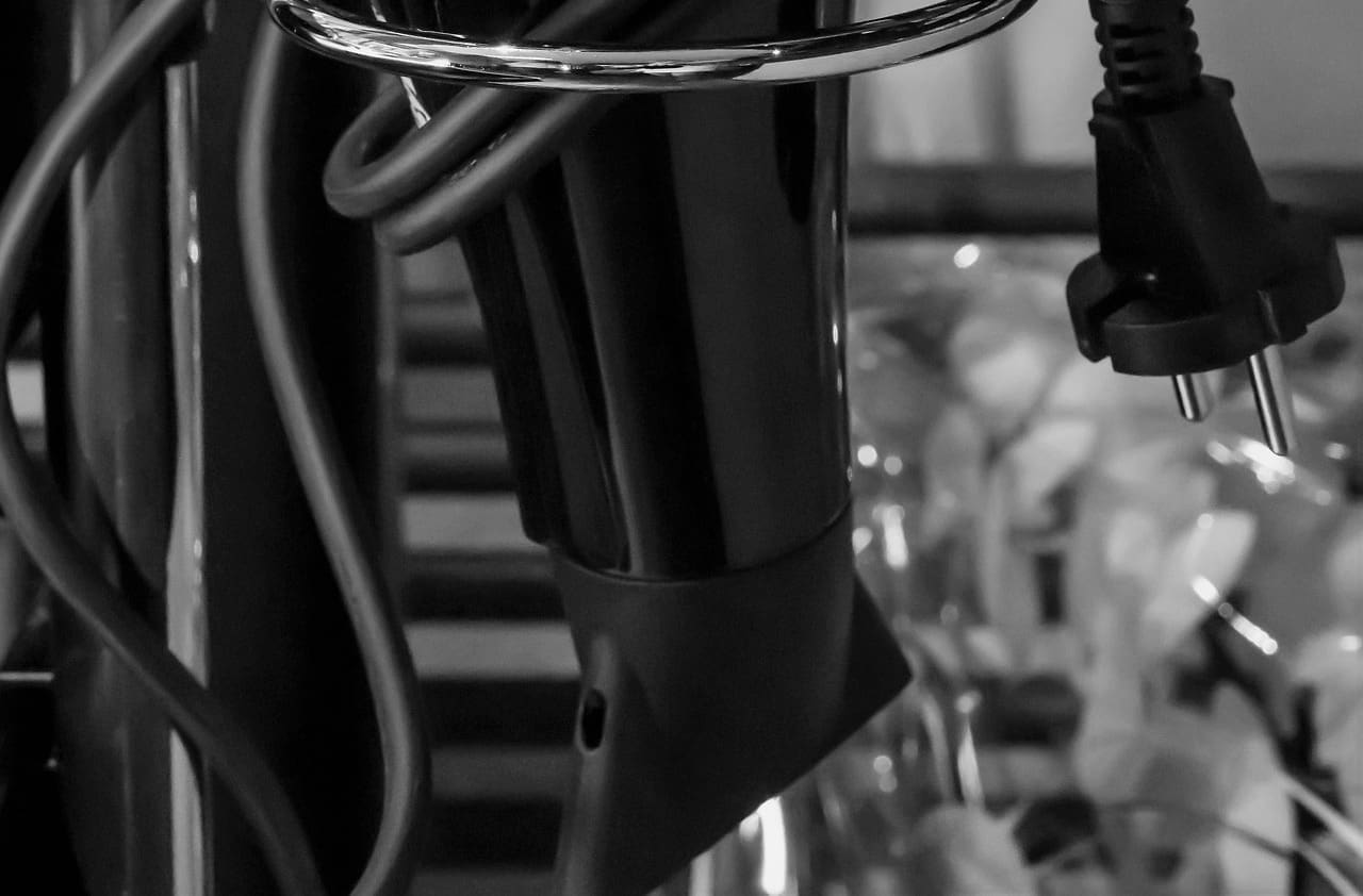 OPREZ Državni inspektorat: Kućanski uređaj poznate marke može izazvati strujni udar!