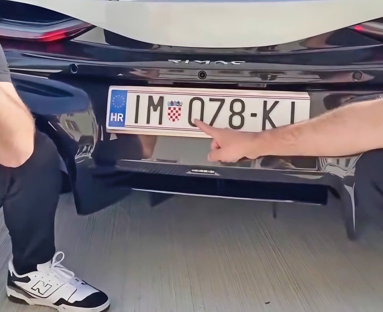 Kruži video Nevere neobičnih tablica: "Točno ti subliminalno ulazi u glavu..."