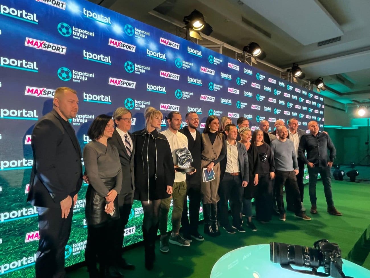 FOTO I VIDEO Marko Livaja opet izabran za najboljeg igrača SHNL-a!