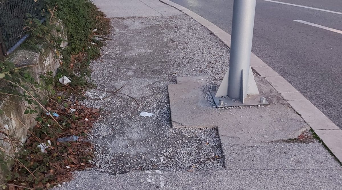 Neasfaltirani dio nogostupa više od dva mjeseca 'bode oči' građanima: "Treba se ovo riješiti"