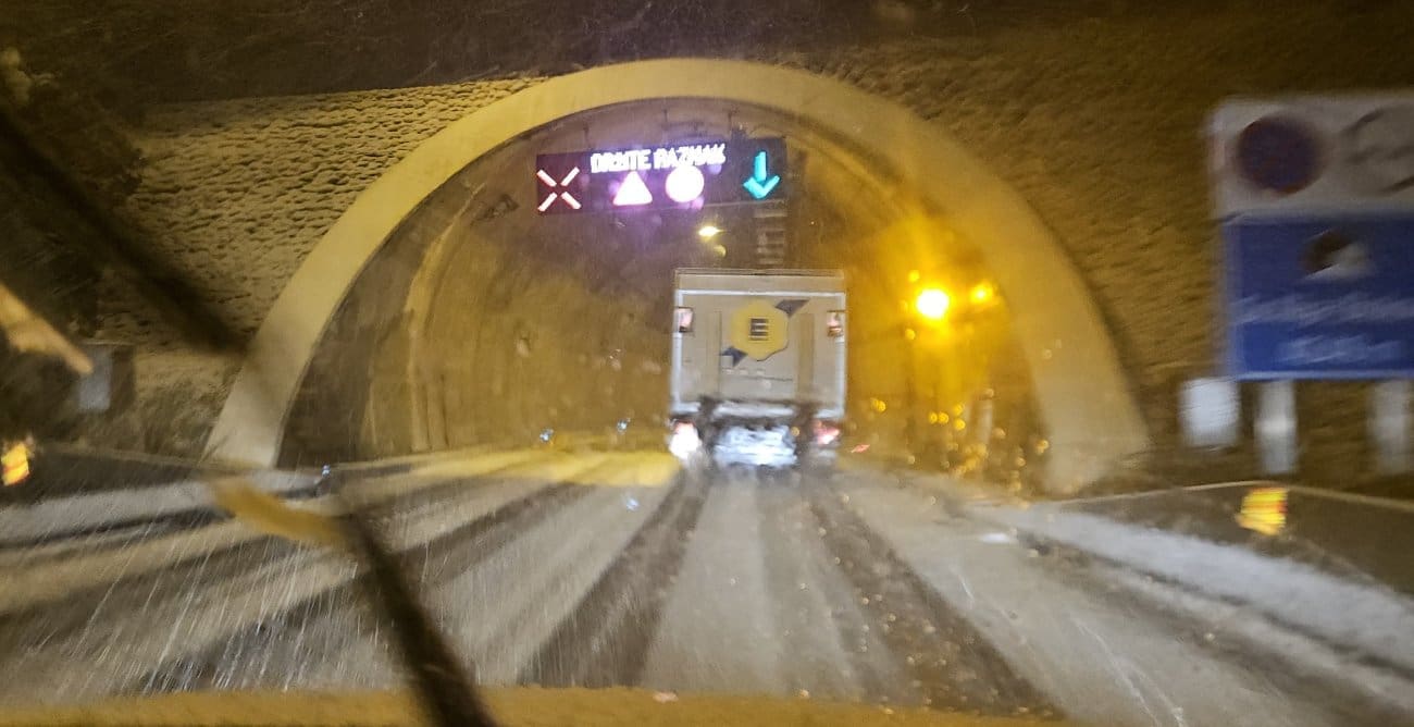 Sudar na brzoj cesti Solin - Klis, vozi se jednim trakom