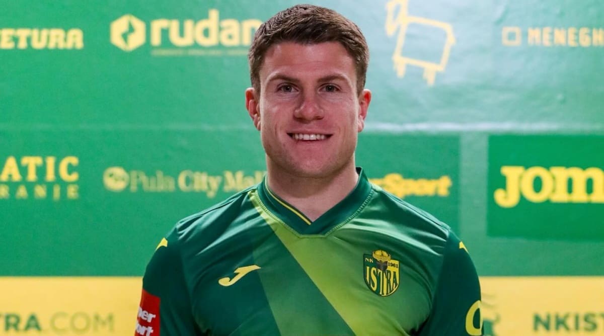 Iz Hajduka je 2017. prešao u Dinamo pa promijenio reprezentaciju. Sad se vraća u SHNL