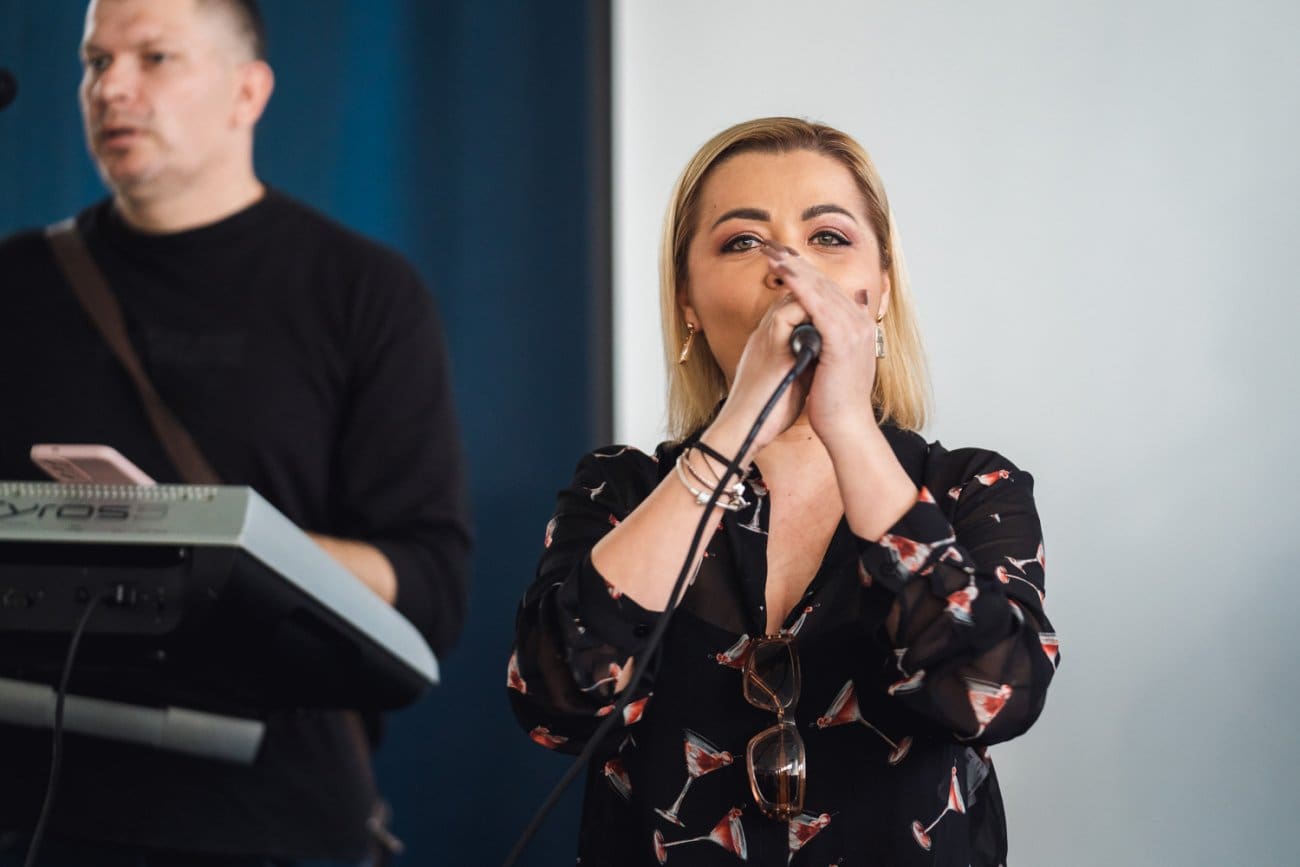 Naša pjevačica prekinula koncert zbog suza koje nije mogla zaustaviti