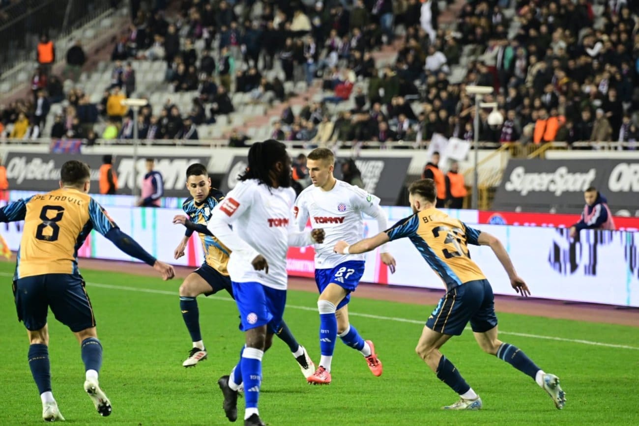 ANKETA Tko će biti prvak SHNL-a?