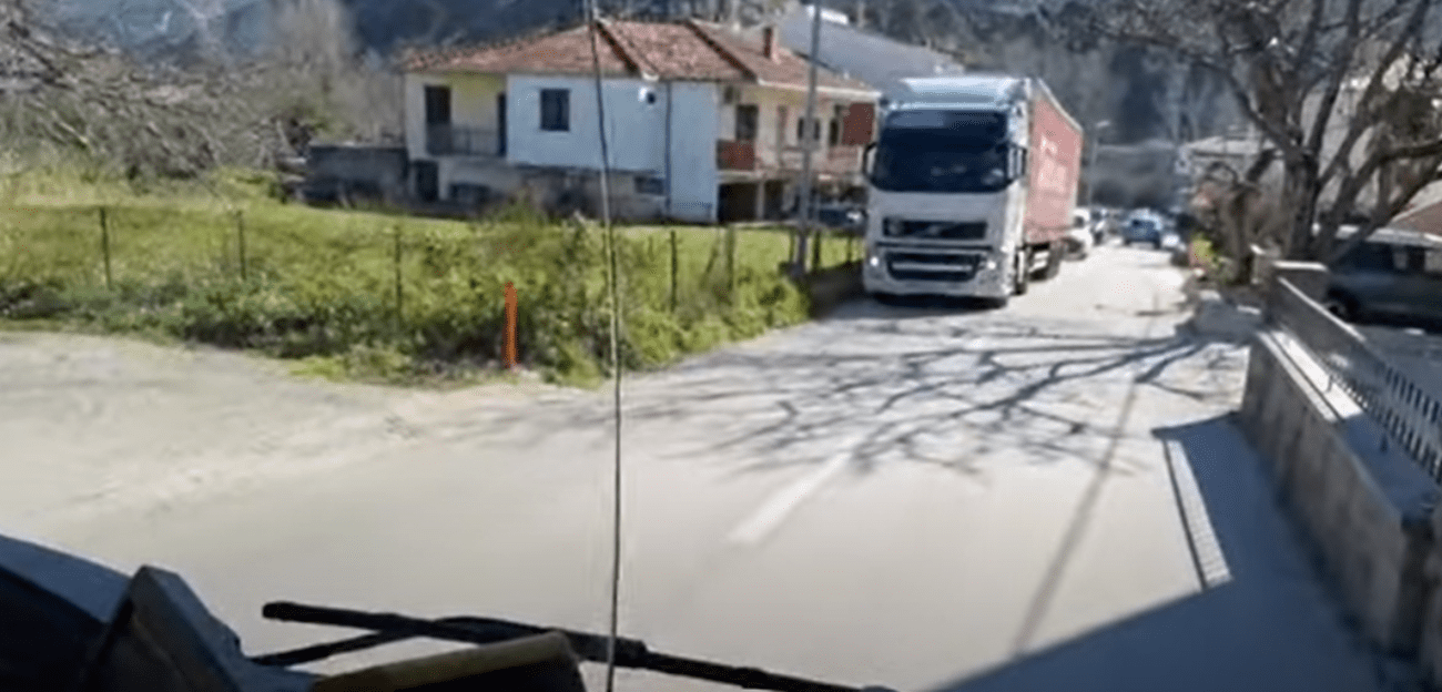 Mještani Žrnovnice bijesni: "Kamioni prolaze starim mostom bez obzira na zabranu, pravi se prometni kaos"