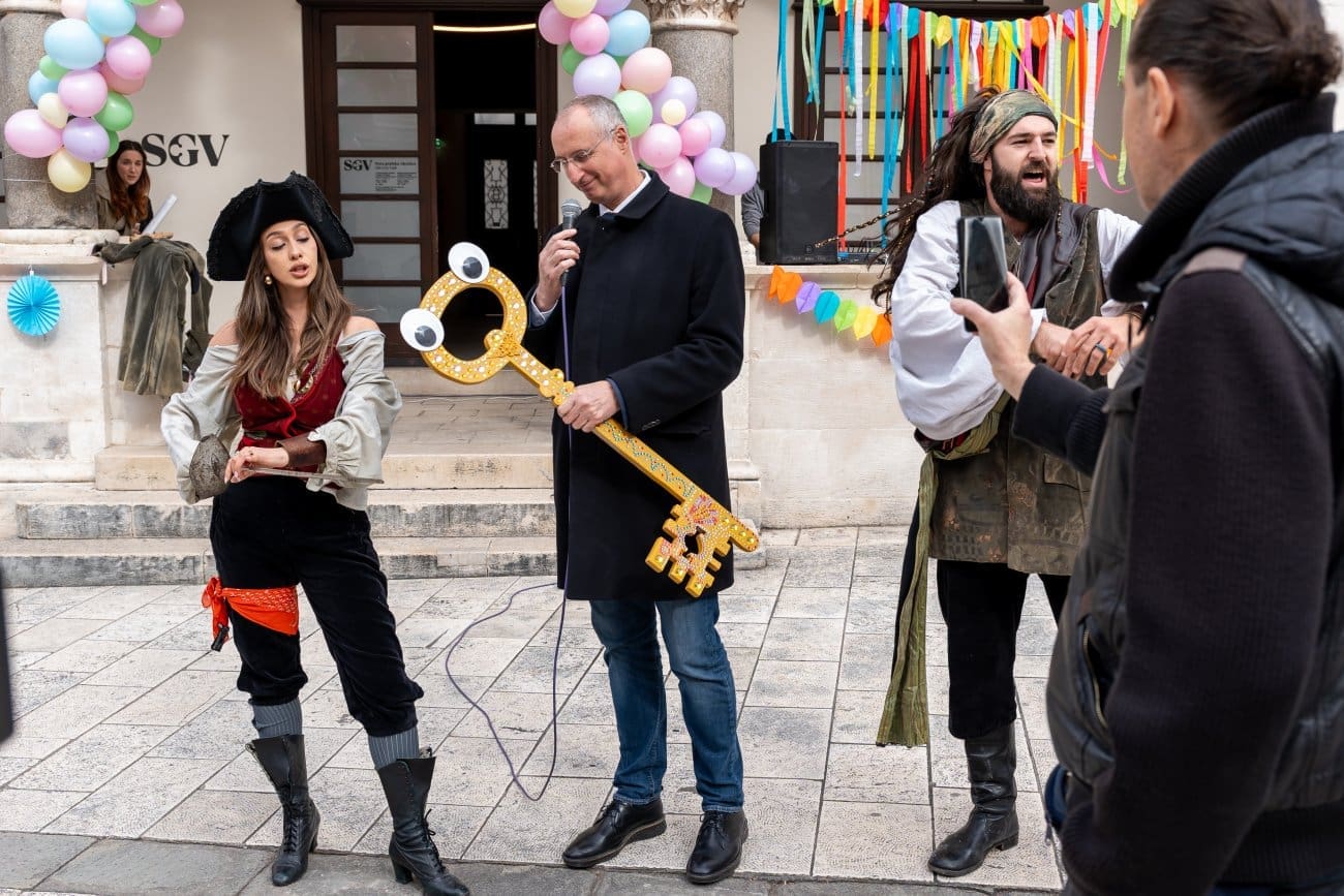 ZAPOČEO SPLI'SKI KRNJEVAL: Maškare su preuzele Ključ grada!