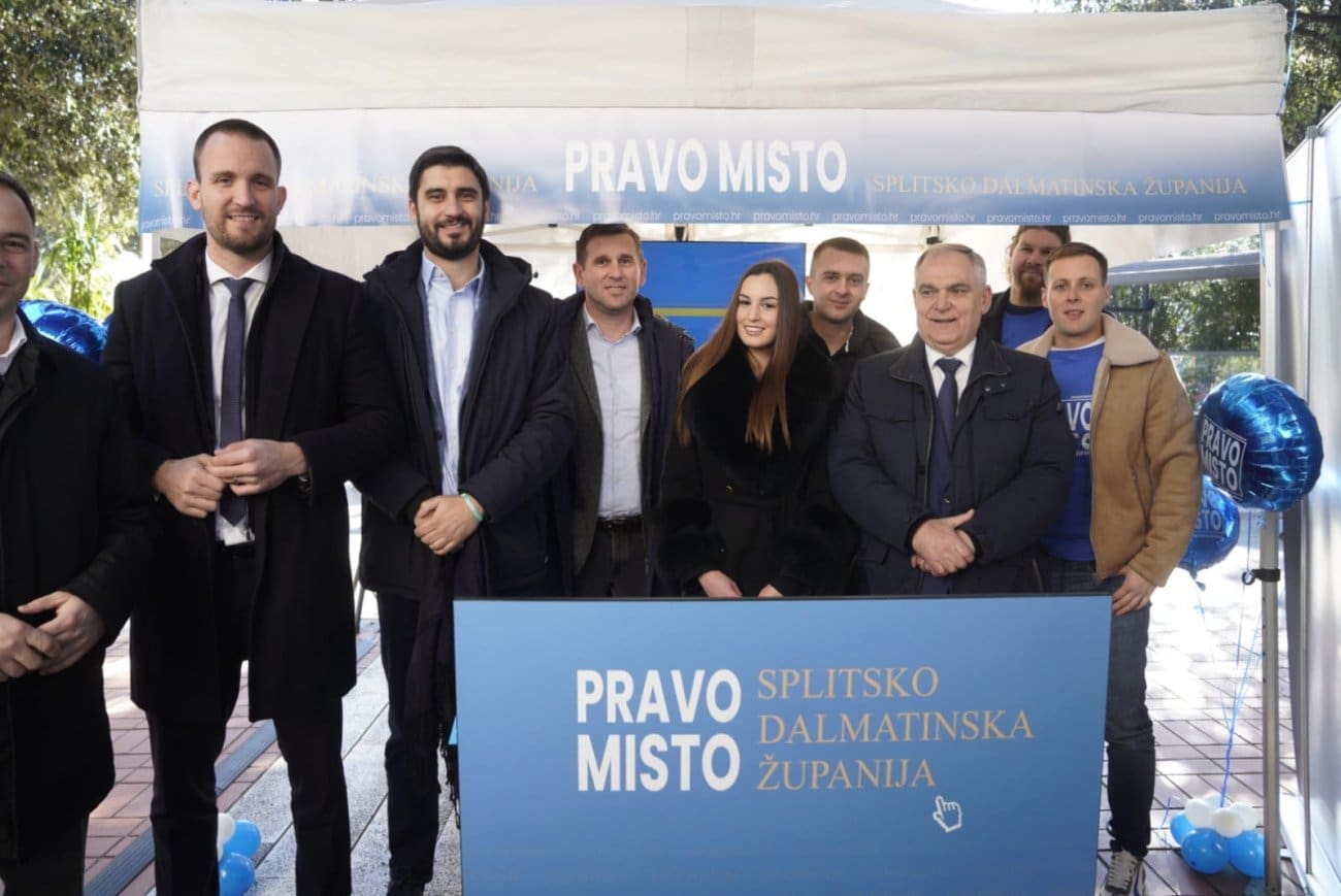 PRAVO MISTO Na punktovima SDŽ mogu se saznati važne informacije. Danas se nalazi u Splitu, a onda kreće dalje...