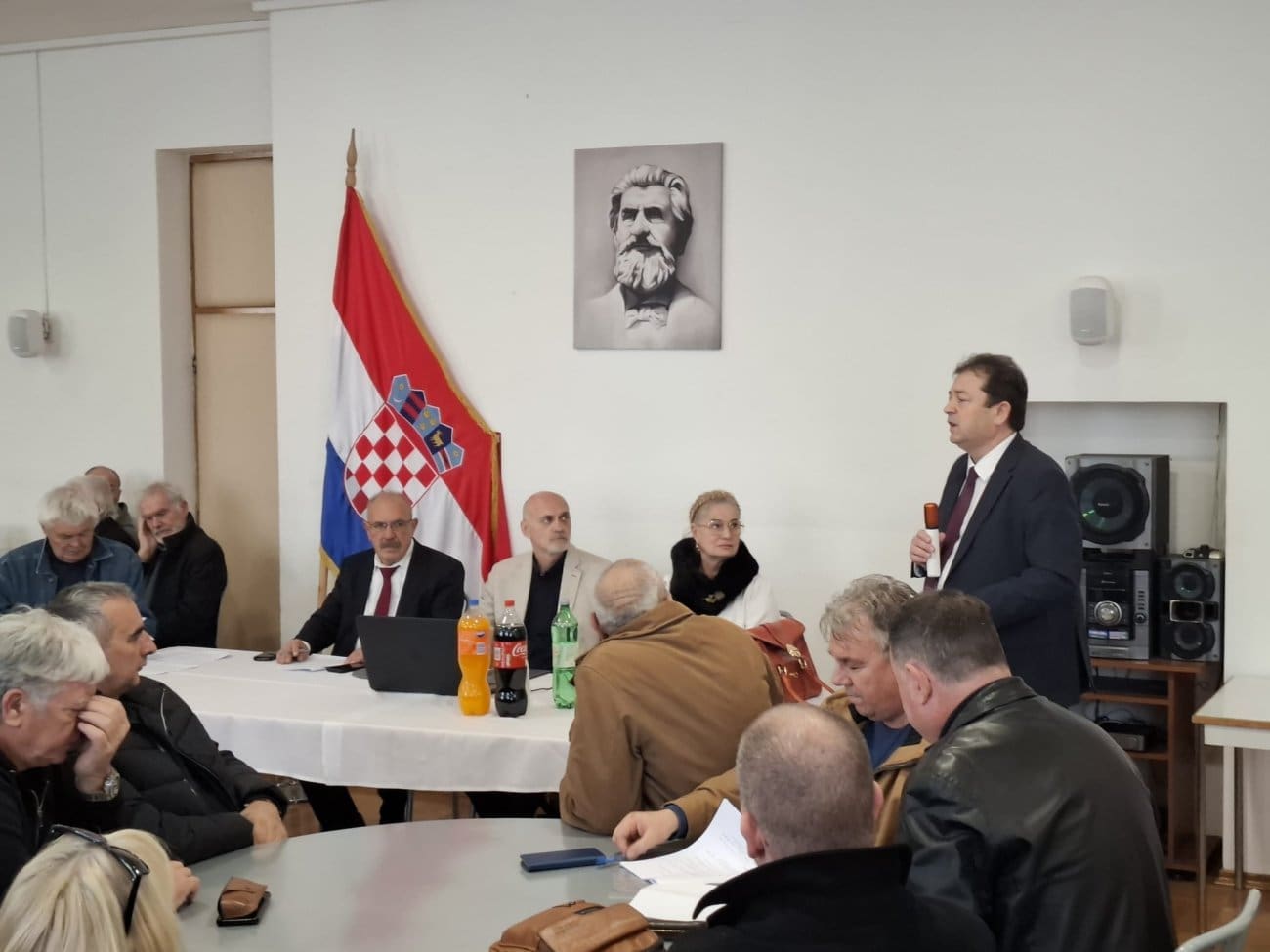 Na zadnjih izborima dobio je ogromnu potporu u Dalmatinskoj zagori, a sada kreće u nacionalnu politiku