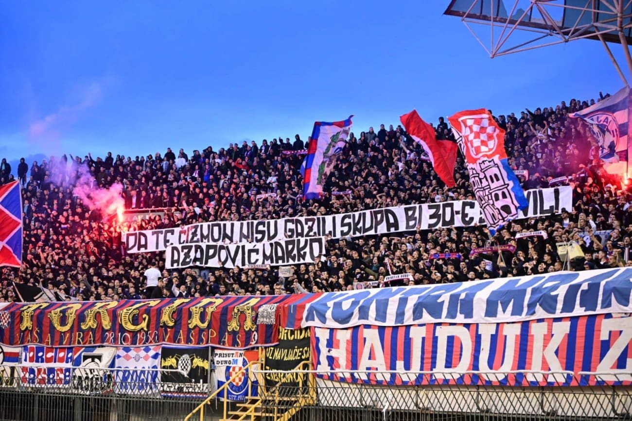 'SKUPA BI SLAVILI 30-E' Torcida uputila jasnu poruku sa sjeverne tribine