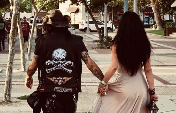 Zaručnica rock-zvijezde poginula nakon pada s kruzera, traga se za njezinim tijelom