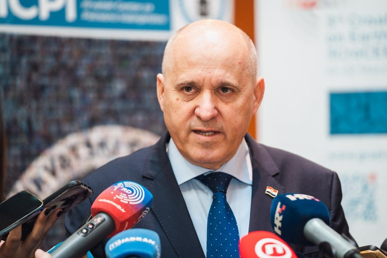 Poznato što će biti s Vjesnikom: "Potrebno je što hitnije, što brže uklanjanja nebodera"