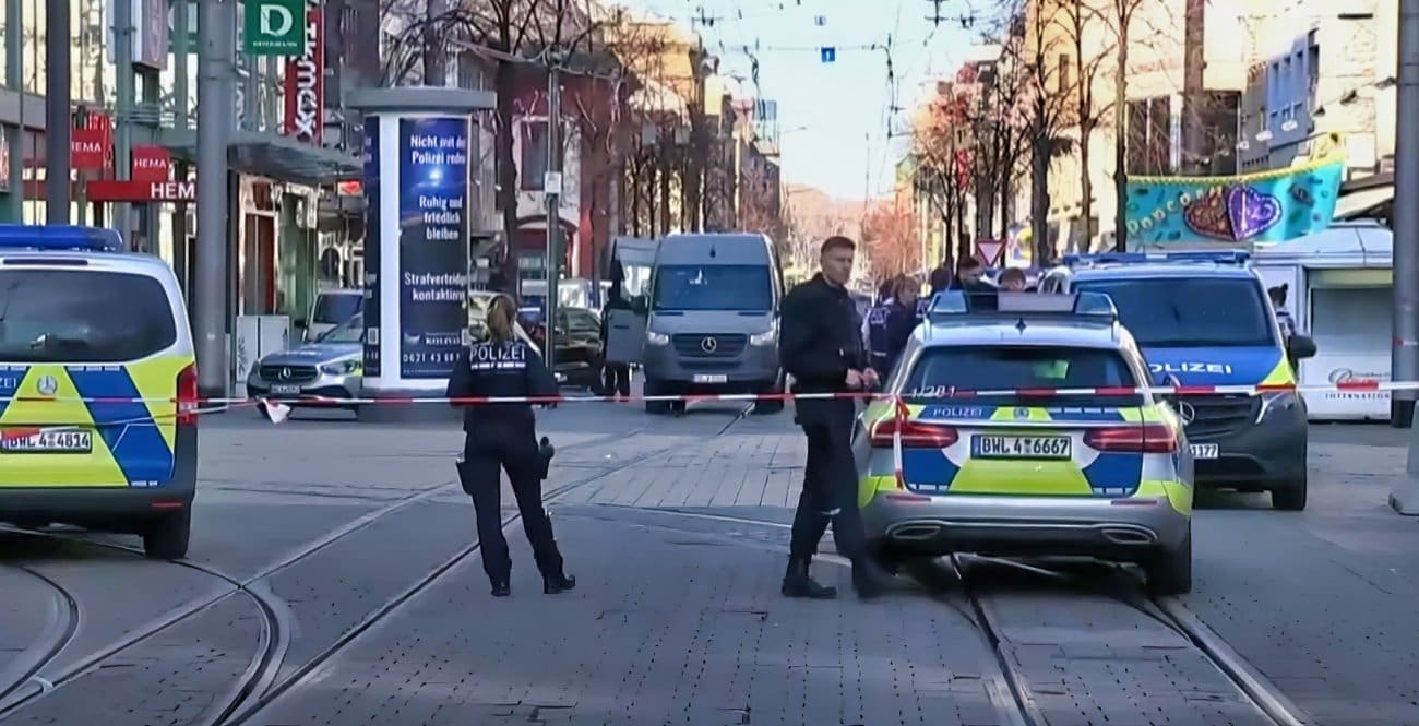 VIDEO Užas u Njemačkoj: Automobilom uletio među ljude, najmanje dvoje mrtvih, desetci ozlijeđenih