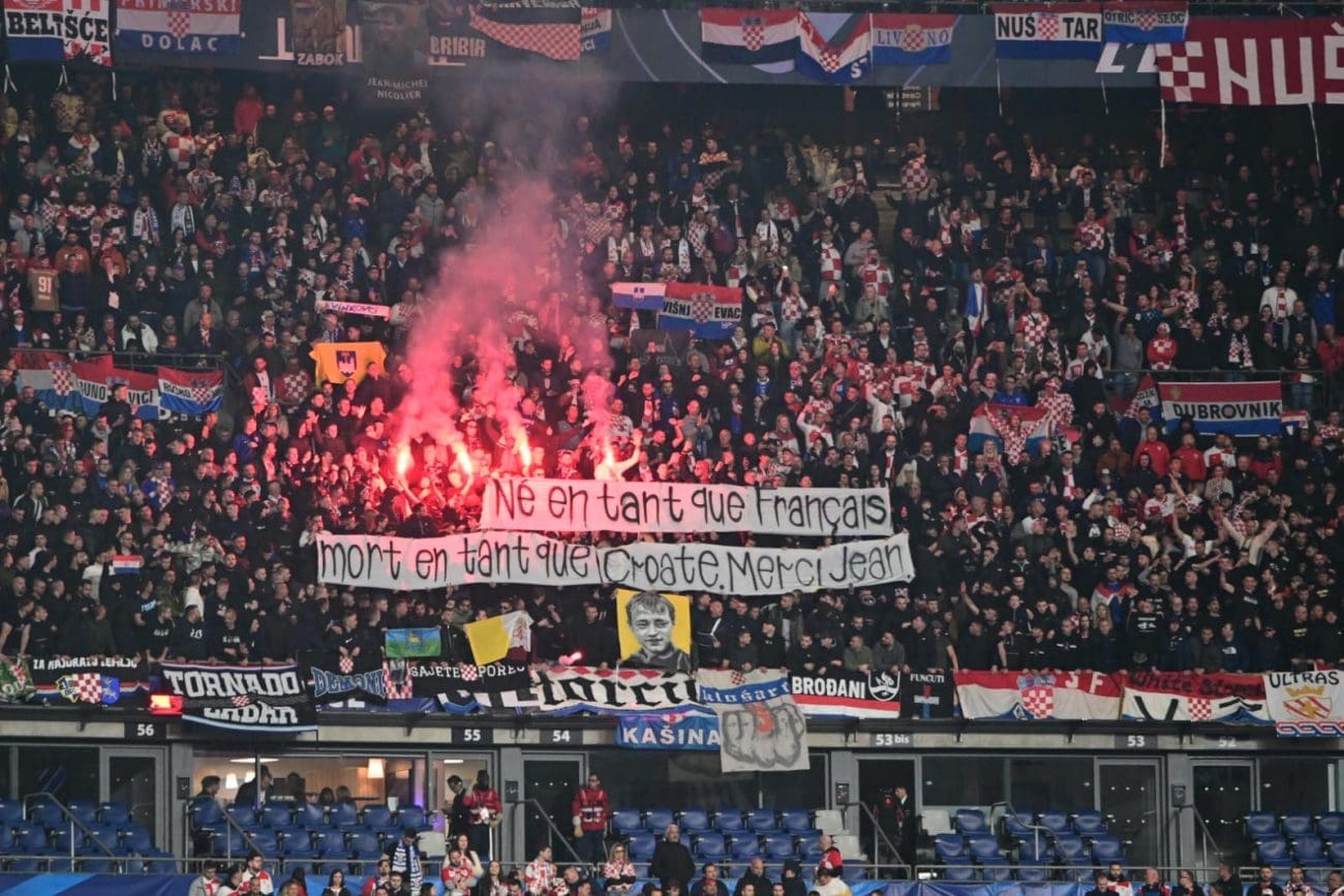 Hrvatski navijači se i u Parizu sjetili Nicoliera. Pogledajte poruku s tribina