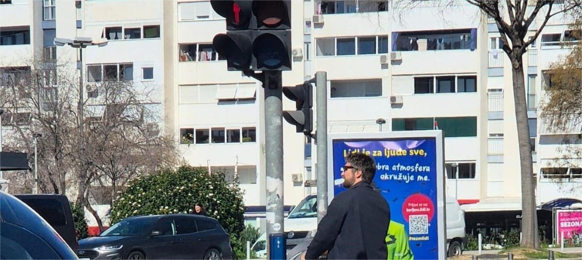 Markantni splitski glumac 'uhvaćen' u šetnji. Pogledajte tko mu je pravio društvo