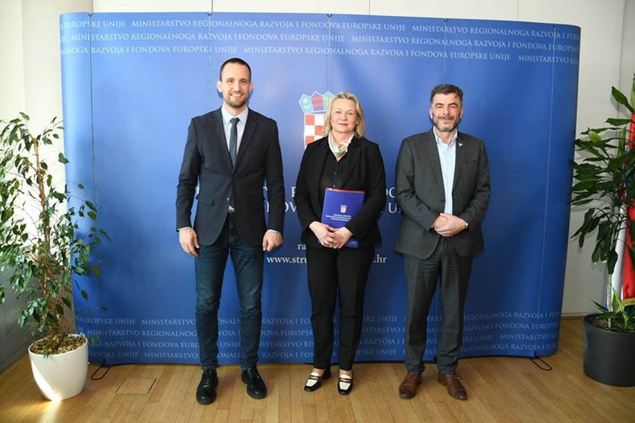 Gradu Splitu 1,29 milijuna eura za rekonstrukciju vatrogasnog doma DVD Slatine i nabavu vatrogasnog vozila JVP Trogir