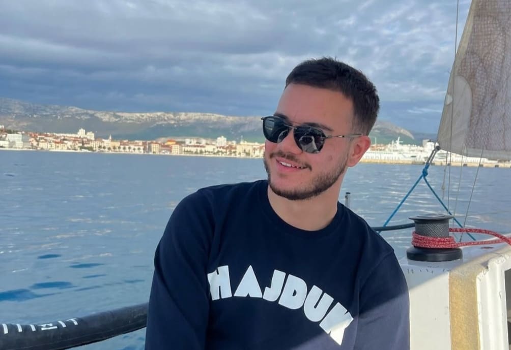 MNOGI SE NE BI USUDILI OVO Brutalno iskren, direktan i to s hercegovačkim mentalitetom. Upoznajte studenta 'bez dlake na jeziku' koji osvaja TikTok: "Volimo 'ubost' ljude, ali nikad iz zloće"