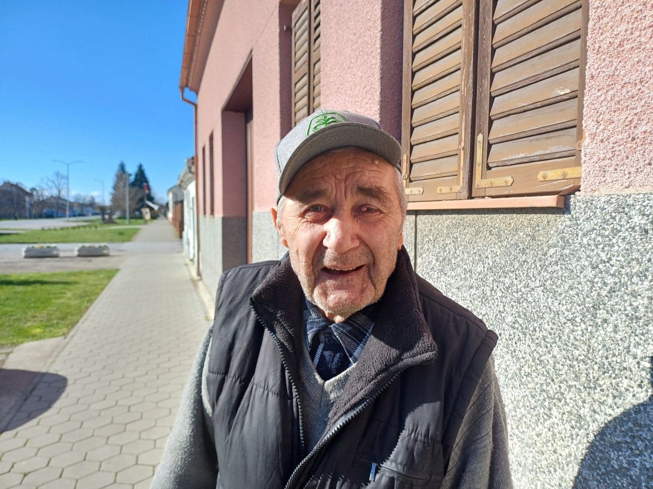 Ovo slavonsko selo cilo je za Hajduka. A imaju i možda najstarijeg živućeg člana Hajduka: "I Vrbanja moja, Hajdukovih je boja"