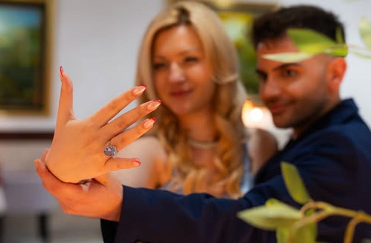 Proljetni Ivan se zaručio s djevojkom