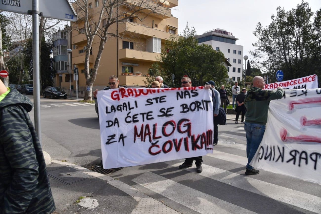 Građani Bačvica nezadovoljni uvođenjem naplate parkinga. Zaninović: "Gradonačelnik Puljak je prevario građane"