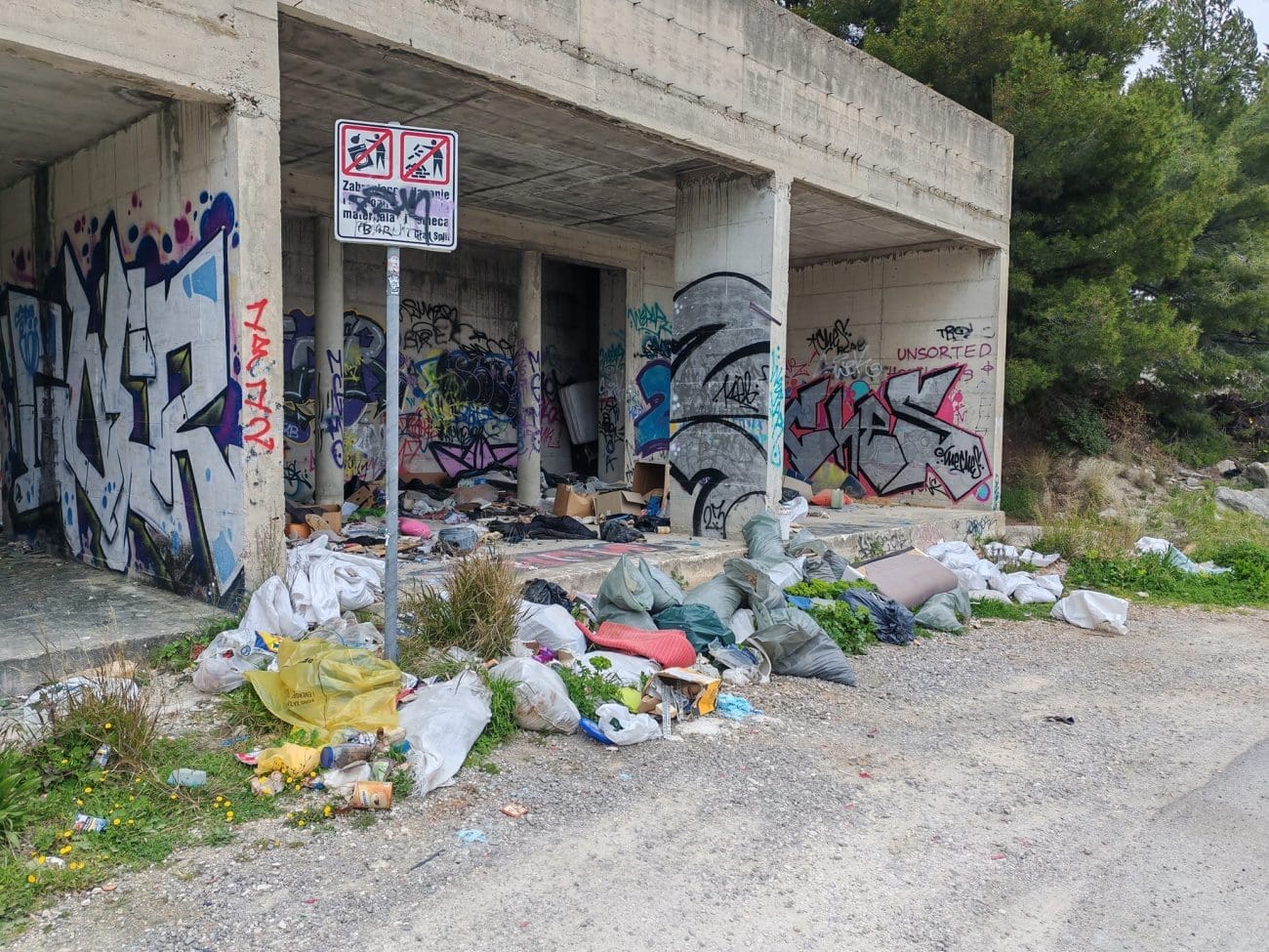 IMAJU LI IMALO SRAMA?! Ovako izgleda ilegalno odlagalište s pogledom na more samo devet dana nakon što je očišćeno: "Pozivam Grad da hitno..."