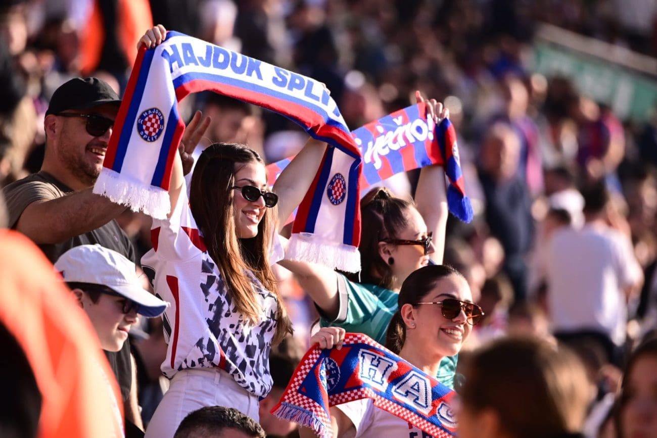 Bijeli u drugo poluvrijeme ulaze s golom prednosti, evo tko ih bodri s tribina