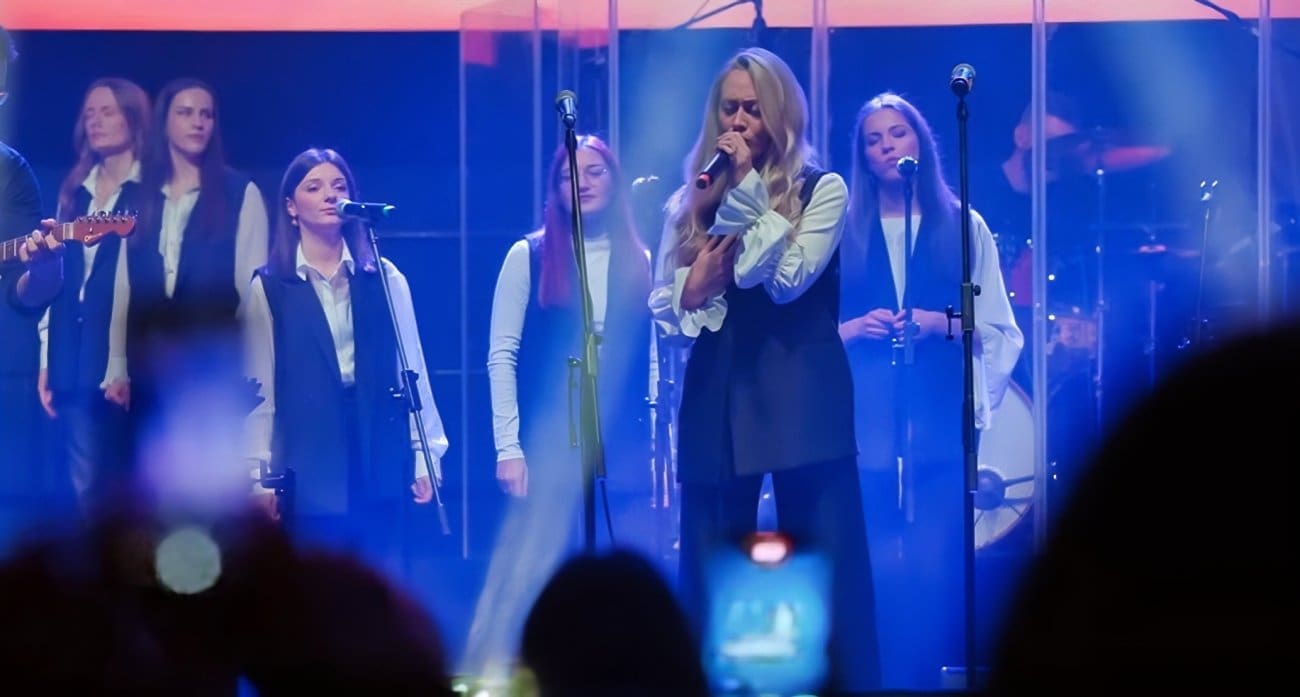 Splitski sastav Veritas aeterna i Albina Grčić imaju novu pjesmu. Tekst je inspiriran biblijskim ulomkom