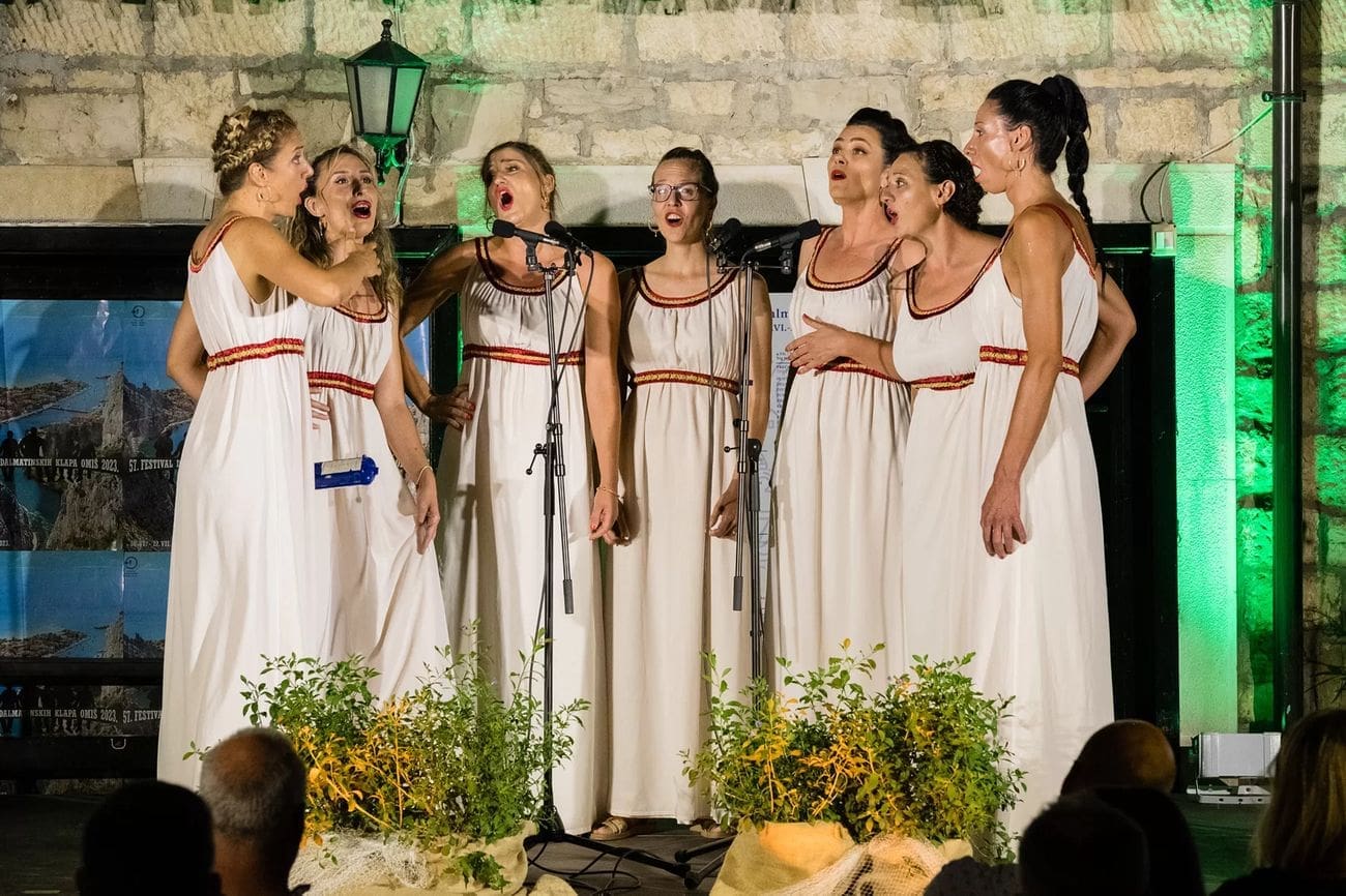 Ženska klapa “Kapric” pravobraniteljici za ravnopravnost spolova prijavila županijski Odbor za dodjelu priznanja jer su za nagradu predložili – mušku klapu “Sveti Juraj”