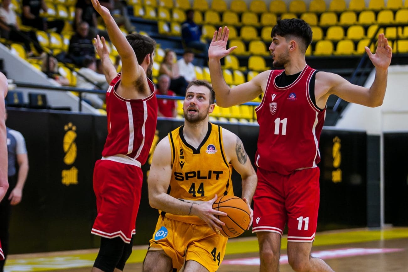 SPLIT – DUBROVNIK 93-89: Žuti slavili na Gripama u tvrdoj utakmici, probudili se u posljednjoj četvrtini