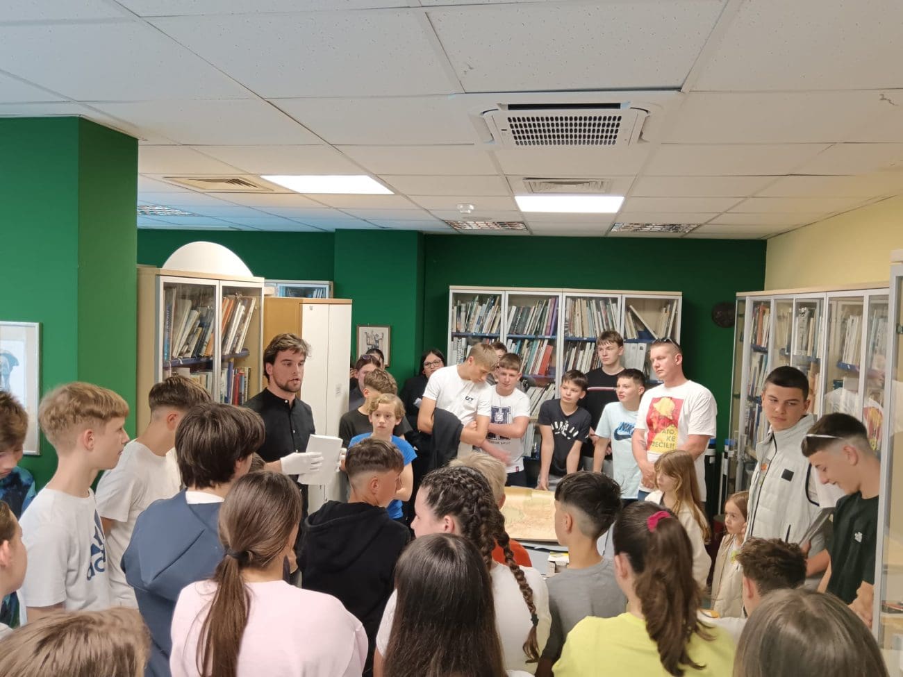 Dalibor Popović, Baldo Đanović i Mate Tavrić održali edukativno i zabavno predavanje za djecu viših razreda osnovne škole