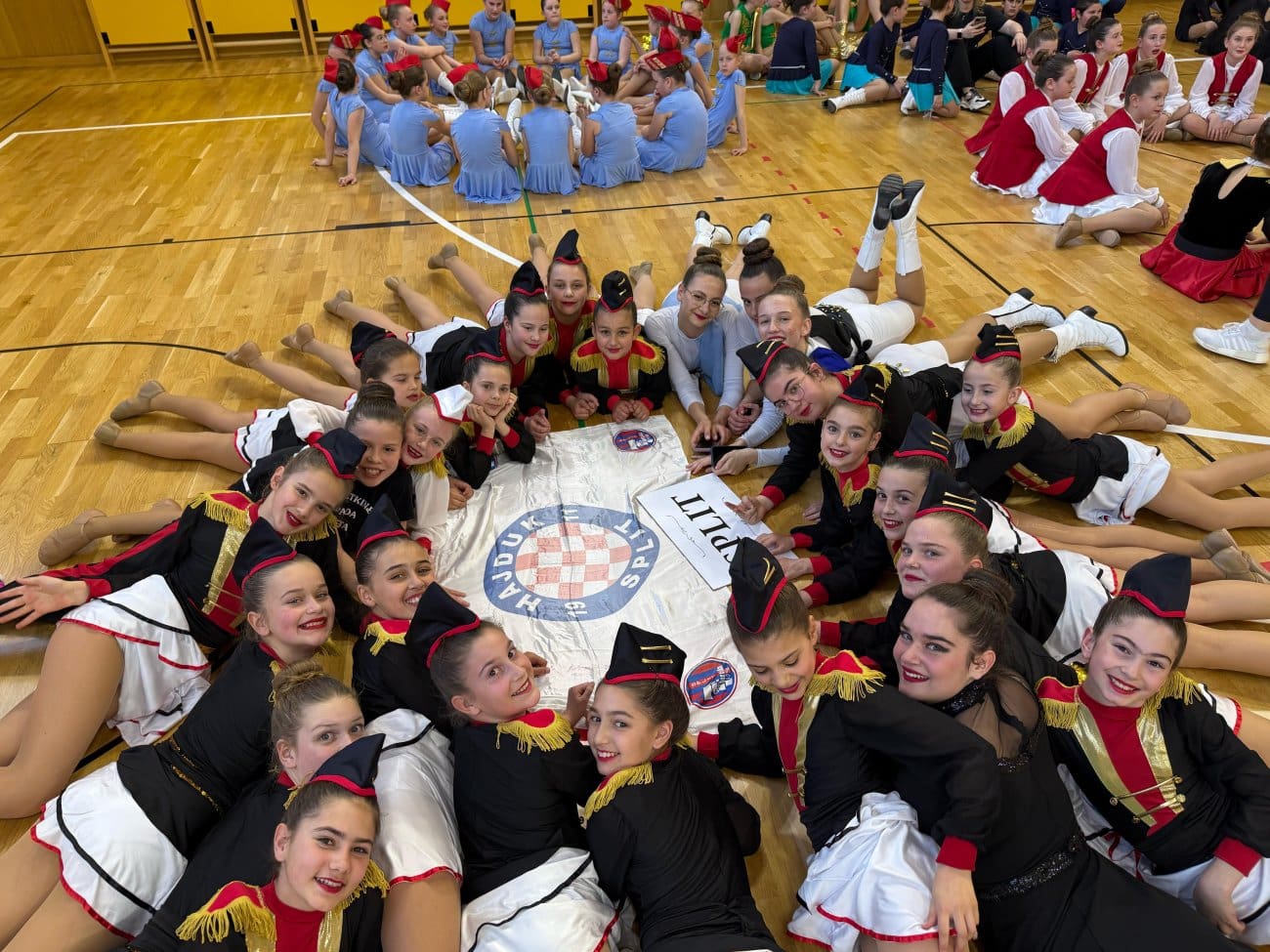 Mažoretkinje Grada Splita osvojile 15 medalja na kvalifikacijskom turniru u Vrsaru