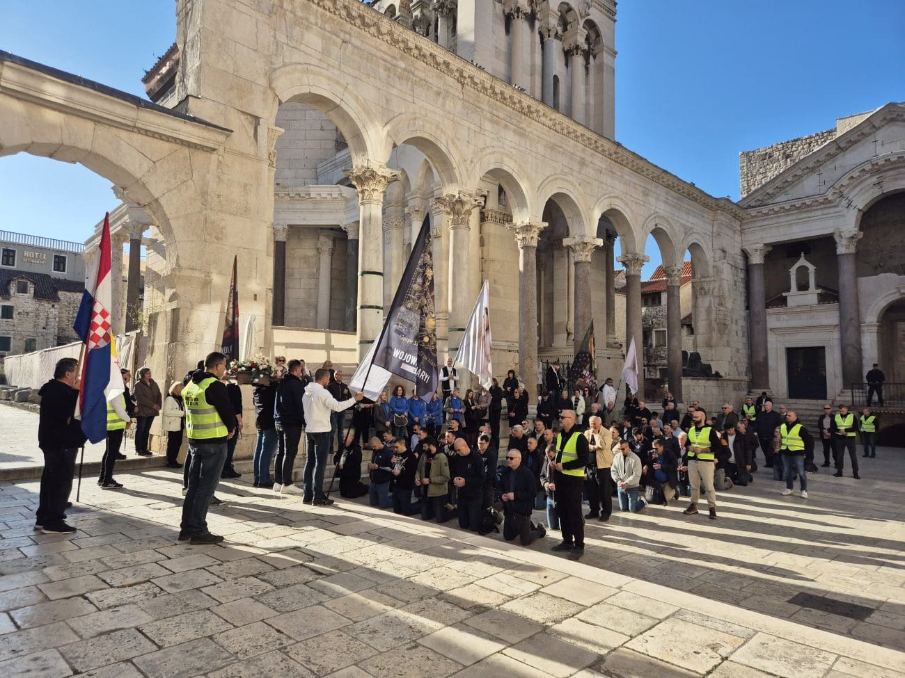 VIDEO Molitelji na Peristilu molili za 'čednost' i prestanak pobačaja