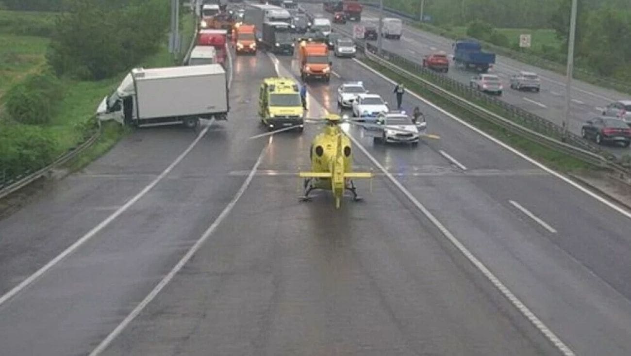 Dvije osobe smrtno stradale, jedna ozlijeđena, u lančanom sudaru na autocesti