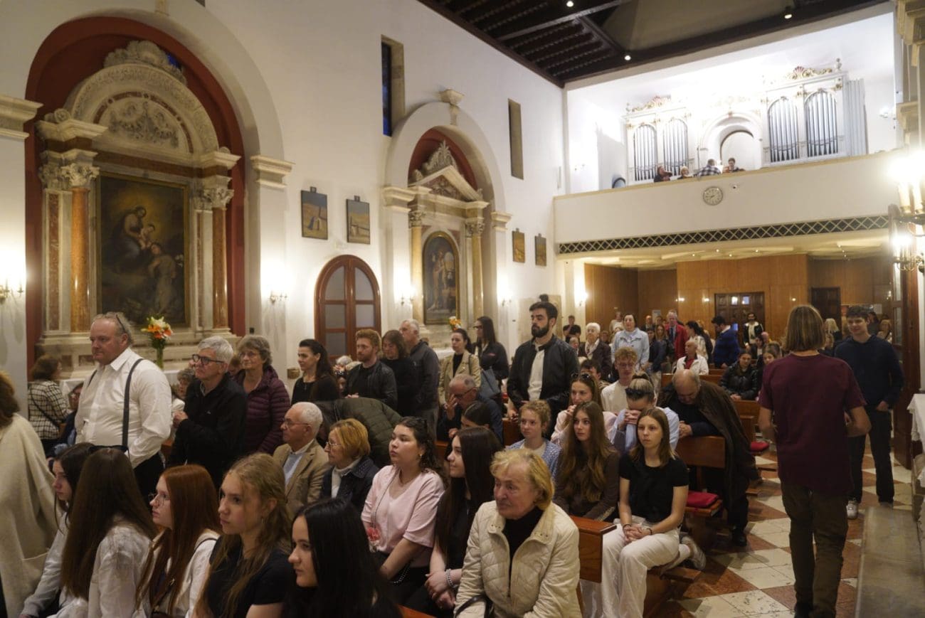 FOTO Splićani se oprostili od Pape u crkvi sv. Frane